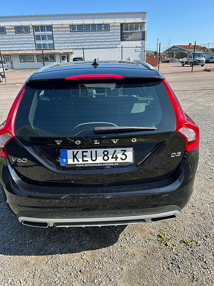 Volvo V60 Cross Country 3 of 5