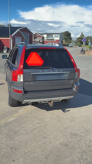 Volvo XC90 4 of 10