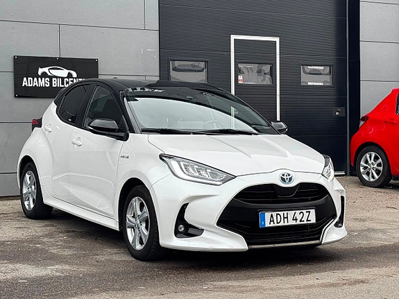 Toyota Yaris 3 of 5