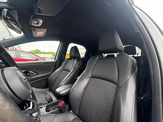 Toyota Yaris 15 of 19