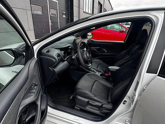 Toyota Yaris 17 of 19
