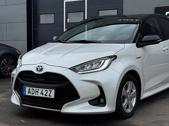 Toyota Yaris 4 of 5