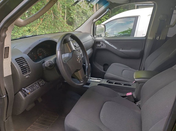 Nissan Navara Dubbelhytt 2.5 dCi 4x4 Euro 4 8 of 9