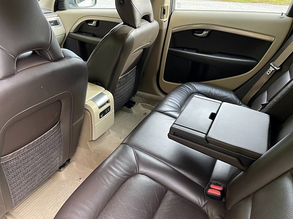Volvo XC70 8 of 9