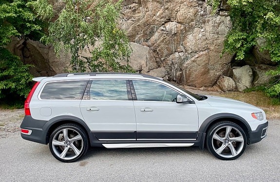 Volvo XC70 3 of 5
