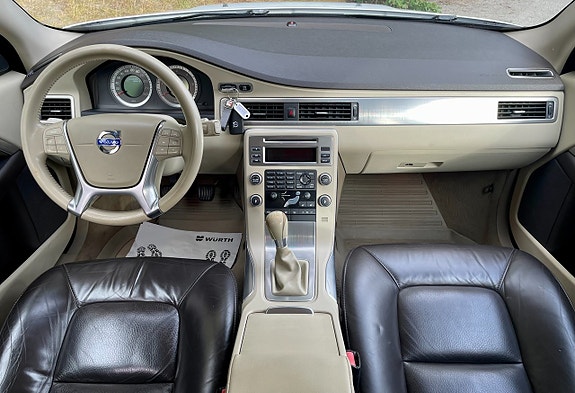 Volvo XC70 6 of 9