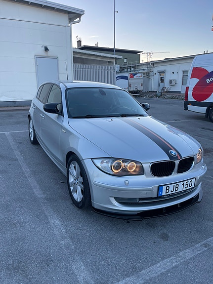 BMW 118d 2 of 9