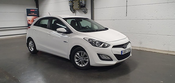Hyundai i30 2 of 15