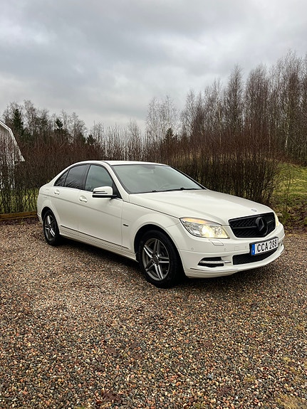 Mercedes-Benz C220 d 3 of 22