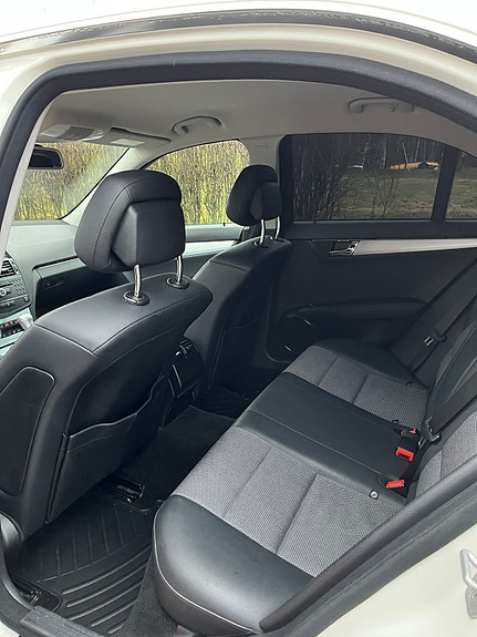Mercedes-Benz C220 d 22 of 22