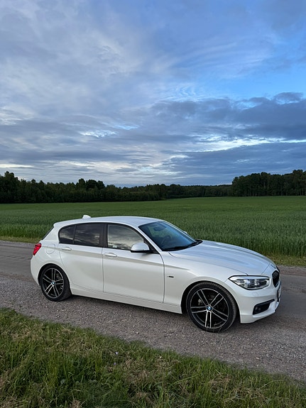 BMW 120d 4 of 5