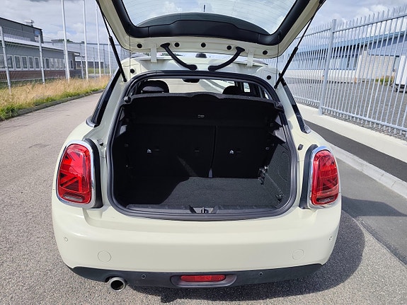 MINI Cooper 6 of 15