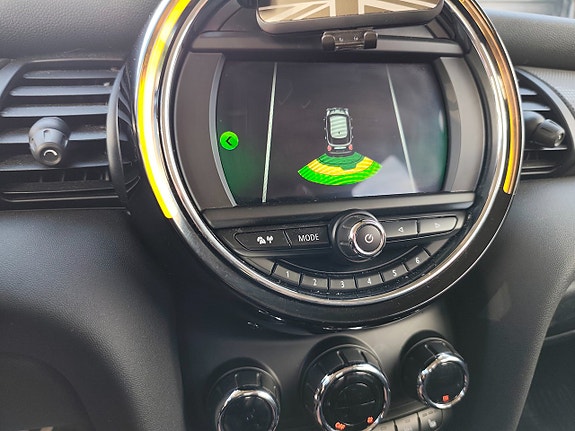 MINI Cooper 3 of 5