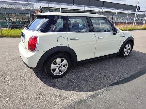 MINI Cooper 10 of 15