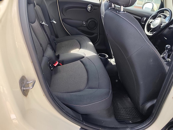 MINI Cooper 8 of 15