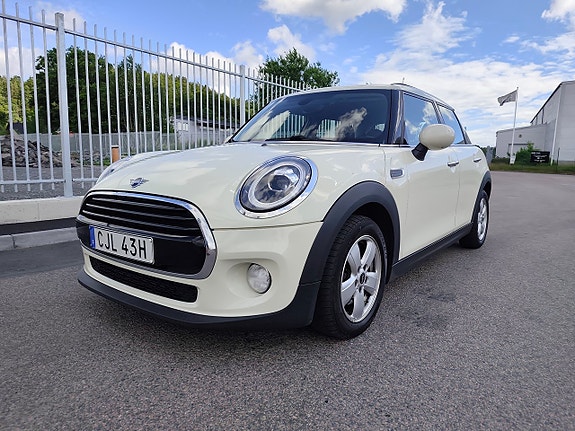MINI Cooper 15 of 15