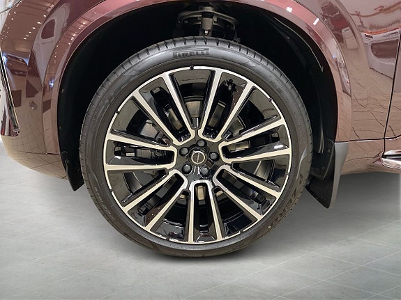 Volvo XC90 9 of 15