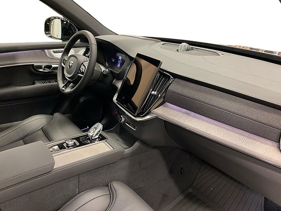 Volvo XC90 4 of 15
