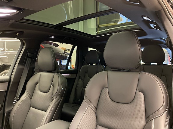 Volvo XC90 14 of 15