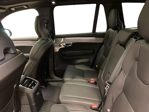 Volvo XC90 6 of 15