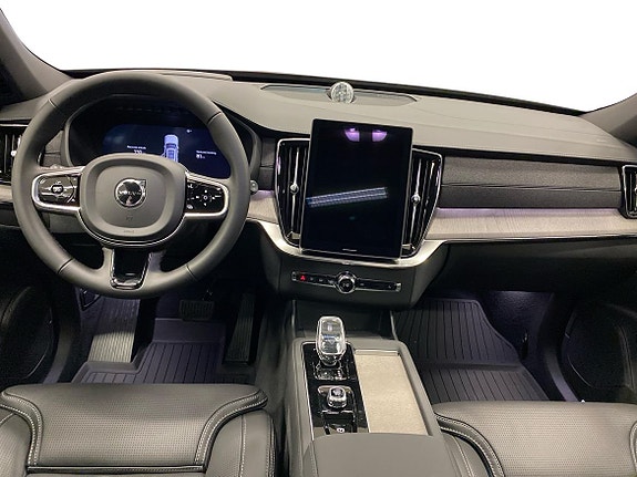 Volvo XC90 5 of 15