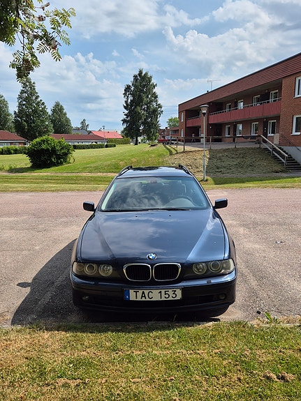 BMW 520i 5 of 5