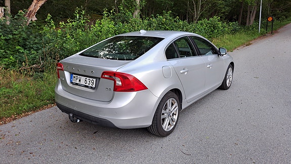 Volvo S60 3 of 5