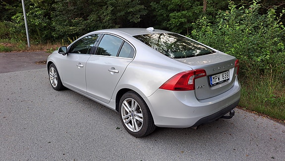 Volvo S60 4 of 5
