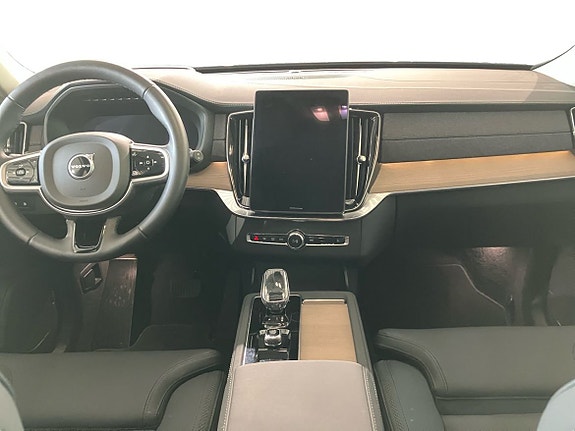 Volvo XC90 6 of 16