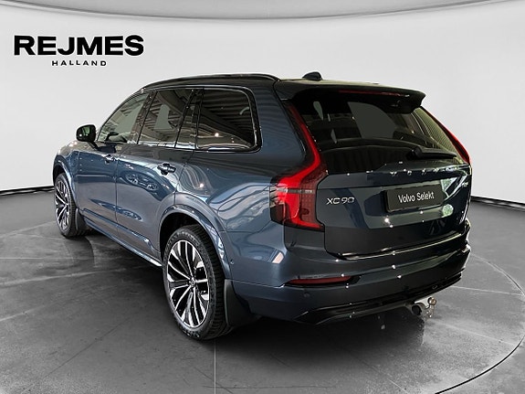 Volvo XC90 3 of 5