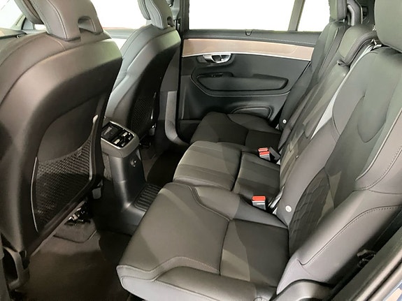 Volvo XC90 7 of 16