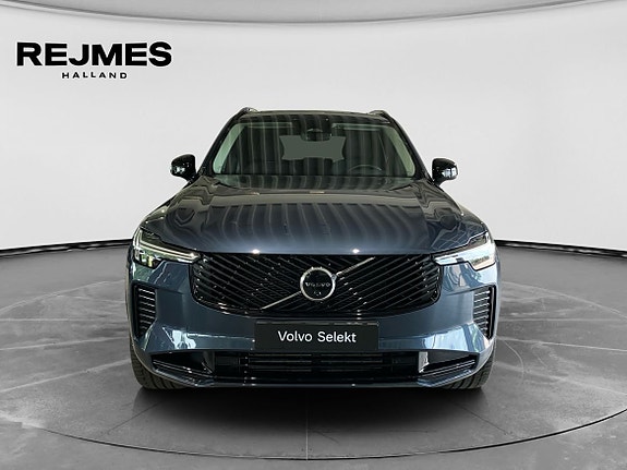 Volvo XC90 9 of 16