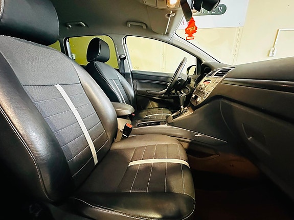 Ford Kuga 8 of 21