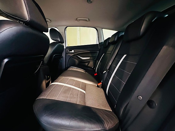 Ford Kuga 10 of 21