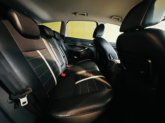 Ford Kuga 7 of 21