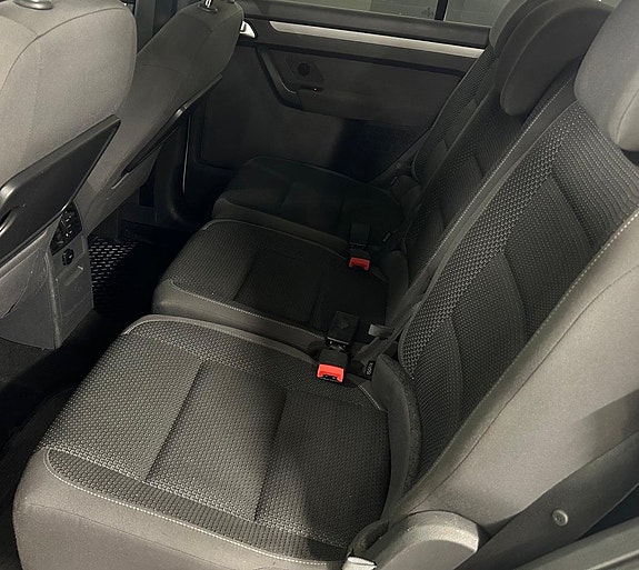 Volkswagen Touran 13 of 17