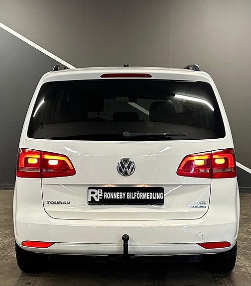 Volkswagen Touran 6 of 17