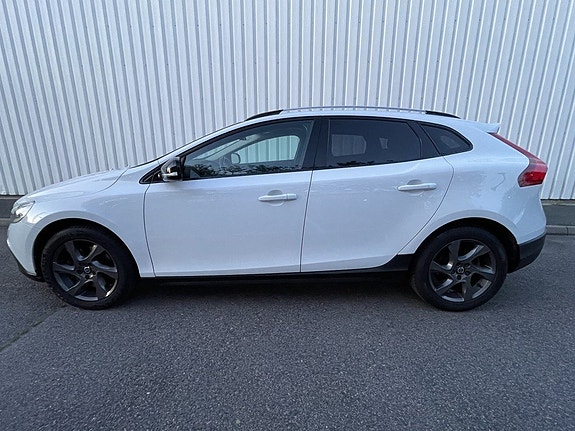 Volvo V40 Cross Country 8 of 22