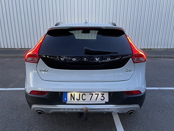Volvo V40 Cross Country 20 of 22