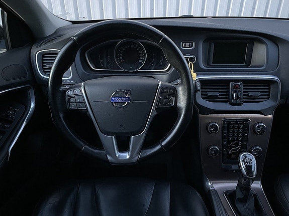 Volvo V40 Cross Country 16 of 22