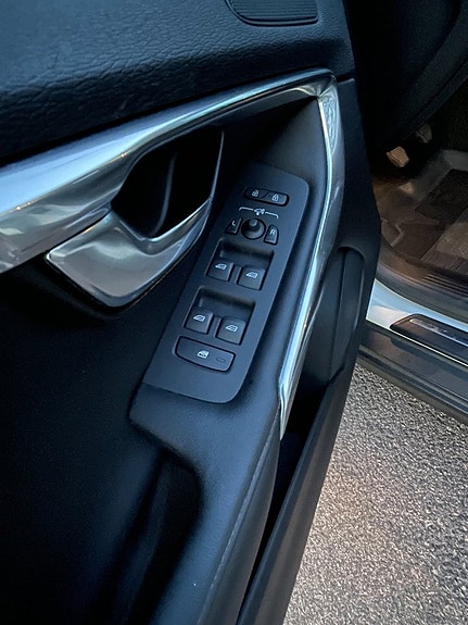 Volvo V40 Cross Country 11 of 22