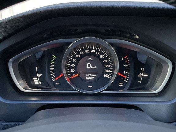 Volvo V40 Cross Country 17 of 22