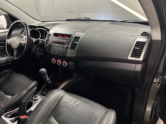 Citroen C-Crosser 12 of 18