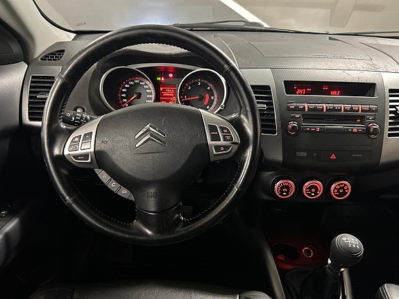 Citroen C-Crosser 10 of 18