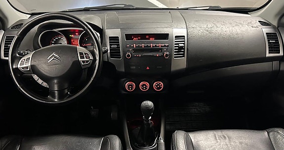 Citroen C-Crosser 14 of 18