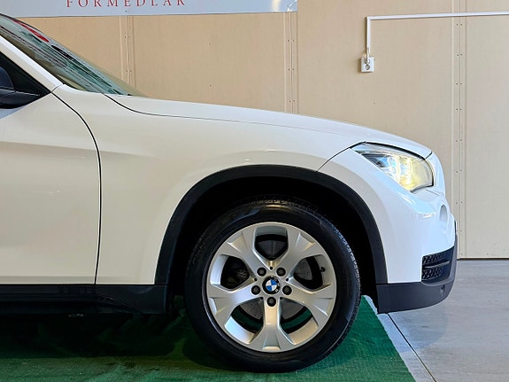 BMW X1 3 of 21