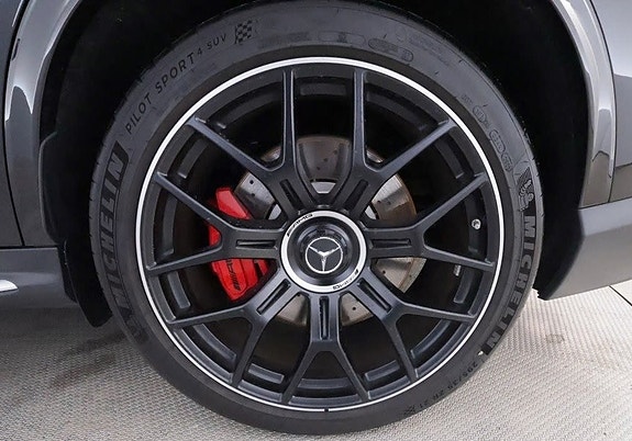 Mercedes-Benz GLC63 13 of 30