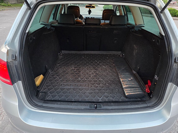 Volkswagen Passat 4 of 11