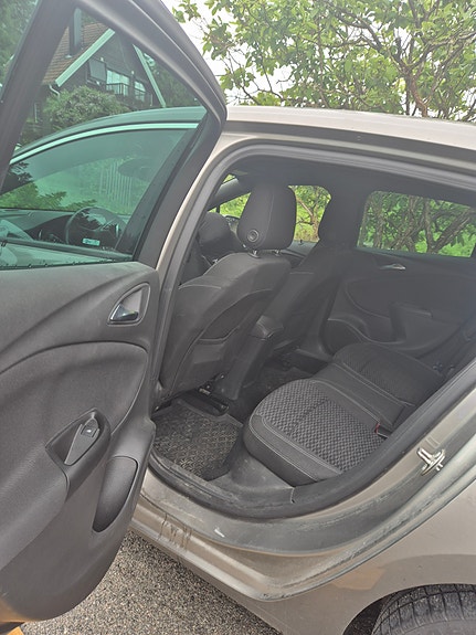 Opel Astra 7 of 9