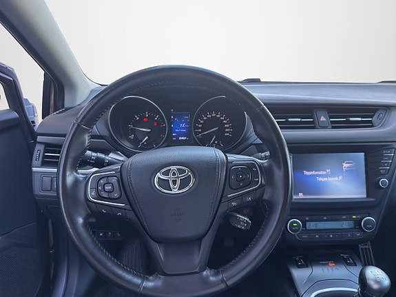 Toyota Avensis 12 of 23
